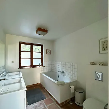 Mediterranean-inspired On Country بيت للعطل